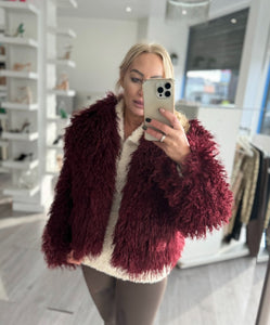 Burgundy Shaggy Faux Fur JacketHOODIELauraliverpoolboutiqueLauraliverpoolboutique85965443S/MWINEBurgundy Shaggy Faux Fur Jacket